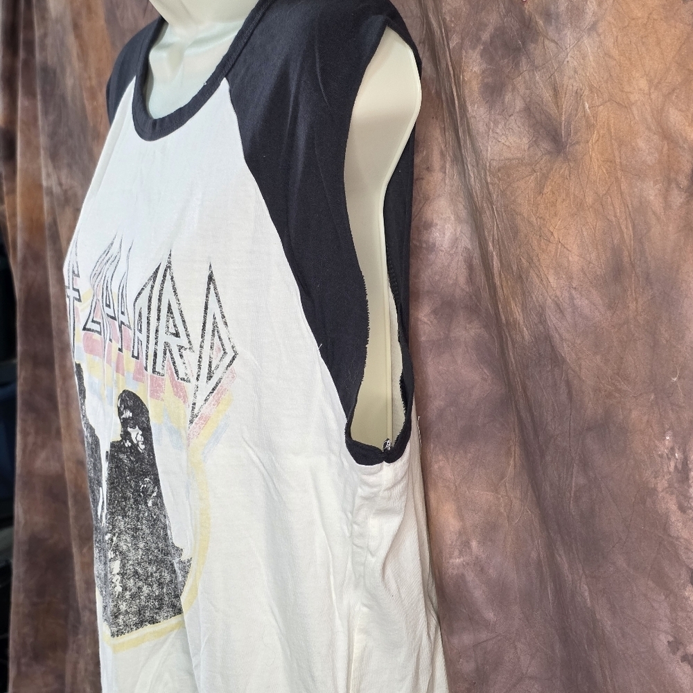 Scoop Def Leopard Graphic Tee Shirt Sleeveless Crew Neck Black Cream White L - Picture 4 of 7